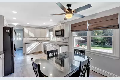 15 Wiigs Road, Nesconset, NY 11767 - Photo 12