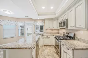 279 Glen Dr, Ridge, NY 11961 - Photo 8