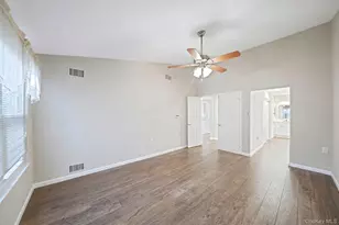 279 Glen Dr, Ridge, NY 11961 - Photo 18