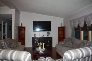 17 Benton Dr, Cuddebackville, NY 12729 - Photo 8