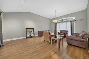 3 Pond Ridge Rd, Woodbury, NY 11797 - Photo 2