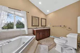 3 Pond Ridge Rd, Woodbury, NY 11797 - Photo 16