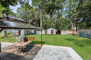 65 Carr Ln, Coram, NY 11727 - Photo 22