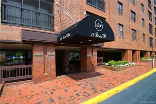 12 Bond St, Great Neck, NY 11021 - Photo 2