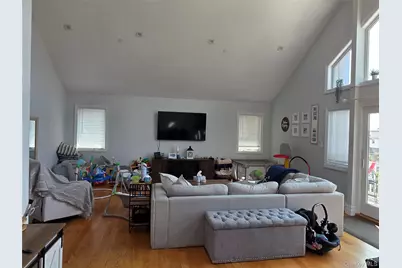 355 E Market Street #Upper, Long Beach, NY 11561 - Photo 4