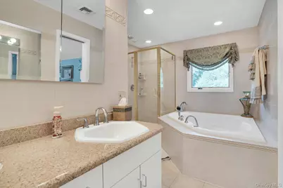 14 Tree Hollow Lane, Dix Hills, NY 11746 - Photo 32