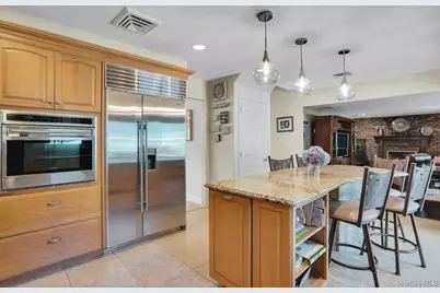 14 Tree Hollow Lane, Dix Hills, NY 11746 - Photo 18