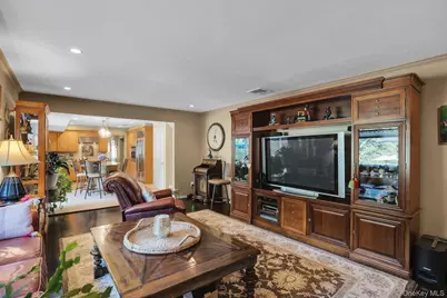 14 Tree Hollow Lane, Dix Hills, NY 11746 - Photo 24
