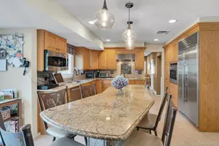 14 Tree Hollow Ln, Dix Hills, NY 11746 - Photo 20