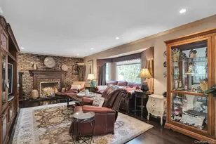 14 Tree Hollow Ln, Dix Hills, NY 11746 - Photo 22
