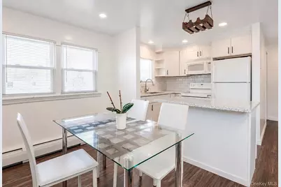 433 S 7th Street, Lindenhurst, NY 11757 - Photo 10