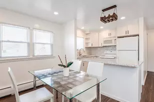 433 S 7th St, Lindenhurst, NY 11757 - Photo 10