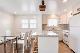 433 S 7th St, Lindenhurst, NY 11757 - Photo 14