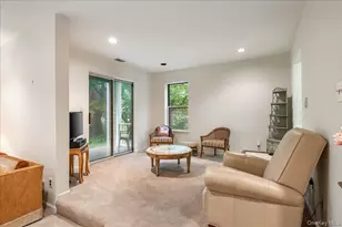 38 Larkspur Ln, Commack, NY 11725 - Photo 8