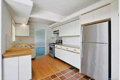19 Wall Avenue, Valhalla, NY 10595 - Photo 16