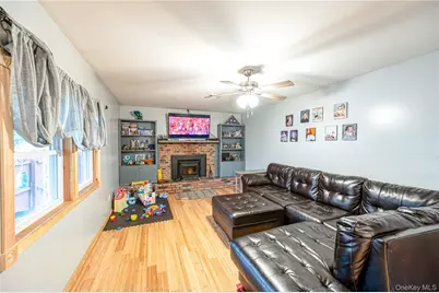 86 Hulse Avenue, Wading River, NY 11792 - Photo 4