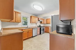 109 Laurel St, Patchogue, NY 11772 - Photo 12