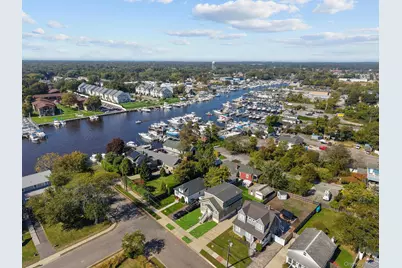 109 Laurel Street, Patchogue, NY 11772 - Photo 4