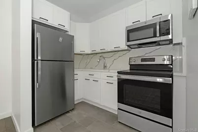 962 S Route 9W #306, Congers, NY 10920 - Photo 12