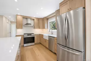 25 Crater Lake Dr, Coram, NY 11727 - Photo 22