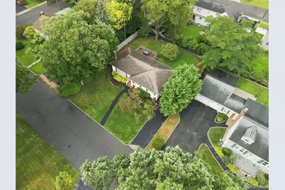 23 Roy Avenue, West Islip, NY 11795 - Photo 22