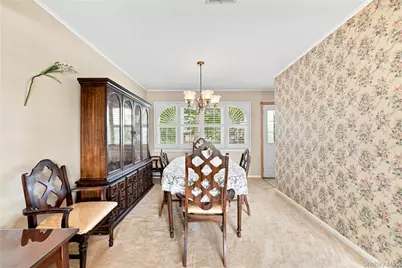 23 Roy Avenue, West Islip, NY 11795 - Photo 6