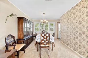 23 Roy Ave, West Islip, NY 11795 - Photo 6