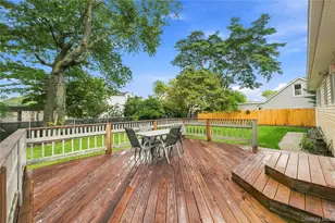 23 Roy Ave, West Islip, NY 11795 - Photo 20
