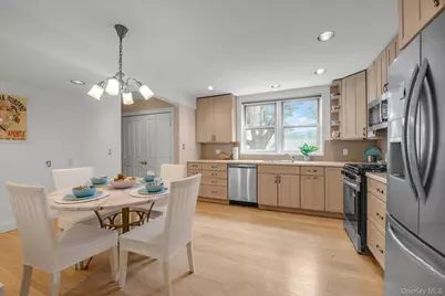 1390 Broadway #119, Hewlett, NY 11557 - Photo 10