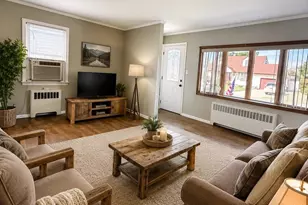 7 Crown St, Hicksville, NY 11801 - Photo 6
