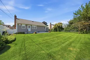 7 Crown St, Hicksville, NY 11801 - Photo 26