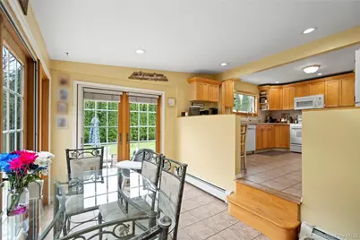 306 McCall Avenue, West Islip, NY 11795 - Photo 12