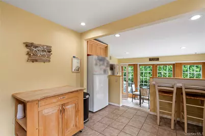 306 McCall Avenue, West Islip, NY 11795 - Photo 8