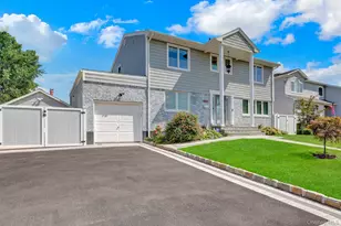 204 Bayview Ave, Massapequa, NY 11758 - Photo 2