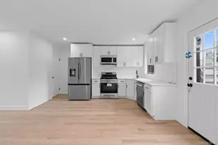 114-64 204th St, Saint Albans, NY 11412 - Photo 4