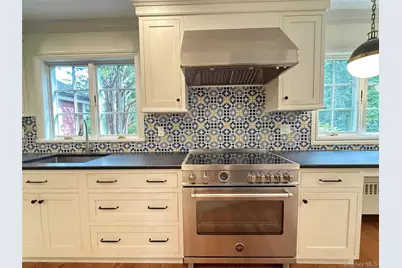 2 Saint Marks Place, Cold Spring Harbor, NY 11724 - Photo 6