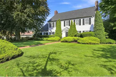 84 Ocean Avenue, Amityville, NY 11701 - Photo 2