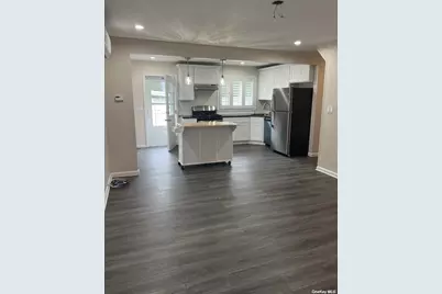 1227 Daffodil Lane, Wantagh, NY 11793 - Photo 4