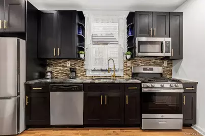 2516 Glebe Avenue, Bronx, NY 10461 - Photo 12