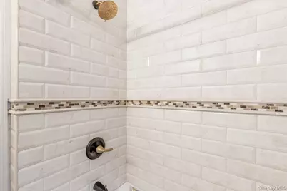 2516 Glebe Avenue, Bronx, NY 10461 - Photo 20
