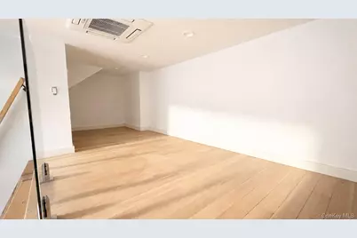138 Huron Street #2A, Brooklyn, NY 11222 - Photo 8