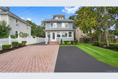 139 5th Avenue, Bay Shore, NY 11706 - Photo 2