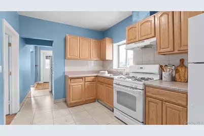 139 5th Avenue, Bay Shore, NY 11706 - Photo 8