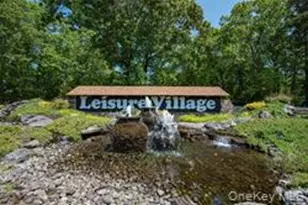 474 Darwen Dr, Ridge, NY 11961 - Photo 14