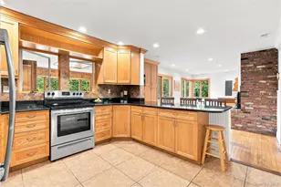 4 Salt Meadow Ln, Bayport, NY 11705 - Photo 16