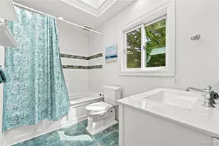 4 Salt Meadow Ln, Bayport, NY 11705 - Photo 34