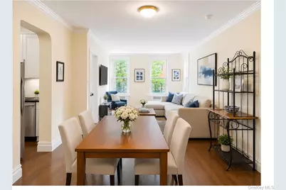 73-12 35th Avenue #D32, Jackson Heights, NY 11372 - Photo 4