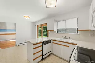 2 Peter A Beet Dr, Cortlandt Manor, NY 10567 - Photo 10