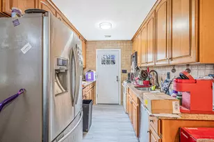 407 W Main St, Babylon, NY 11702 - Photo 18