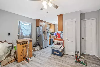 407 W Main Street, Babylon, NY 11702 - Photo 16